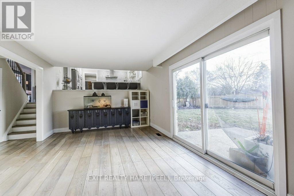 2516 Woburn Crescent, Oakville, Ontario  L6L 5E9 - Photo 21 - W12880096