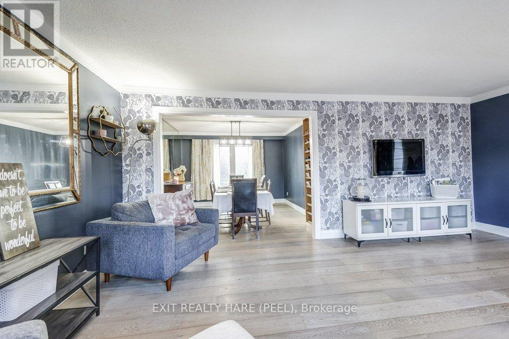 2516 Woburn Crescent, Oakville, Ontario  L6L 5E9 - Photo 11 - W12880096