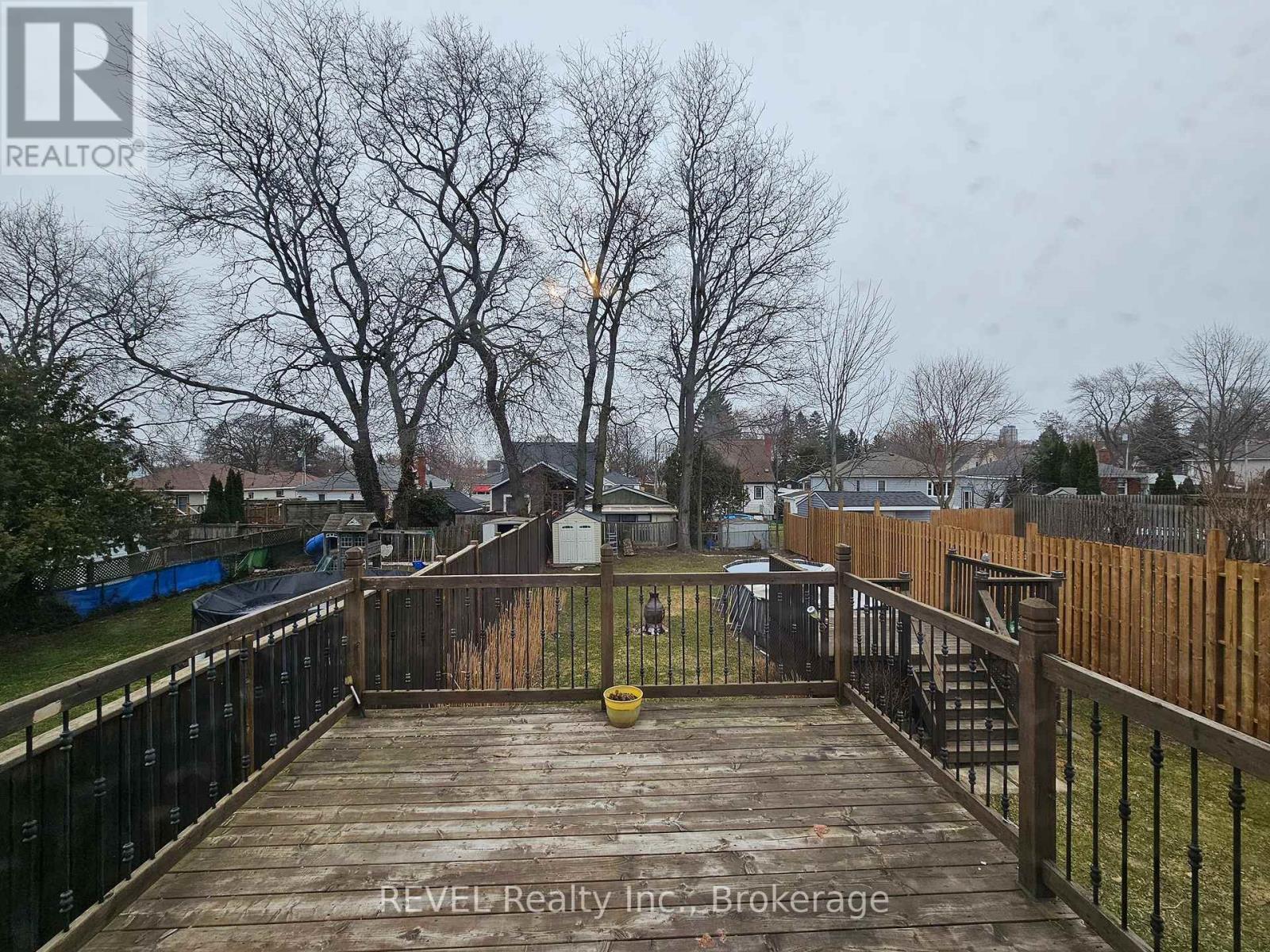 Upper - 5566 Highland Avenue, Niagara Falls, Ontario  L2G 4W7 - Photo 9 - X12881392