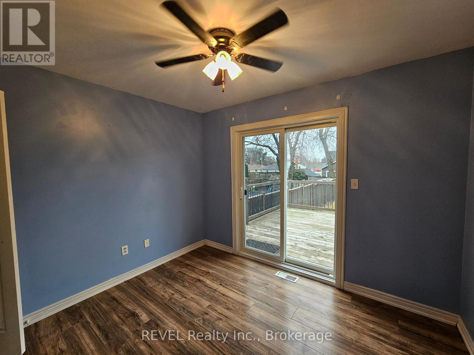 Upper - 5566 Highland Avenue, Niagara Falls, Ontario  L2G 4W7 - Photo 7 - X12881392