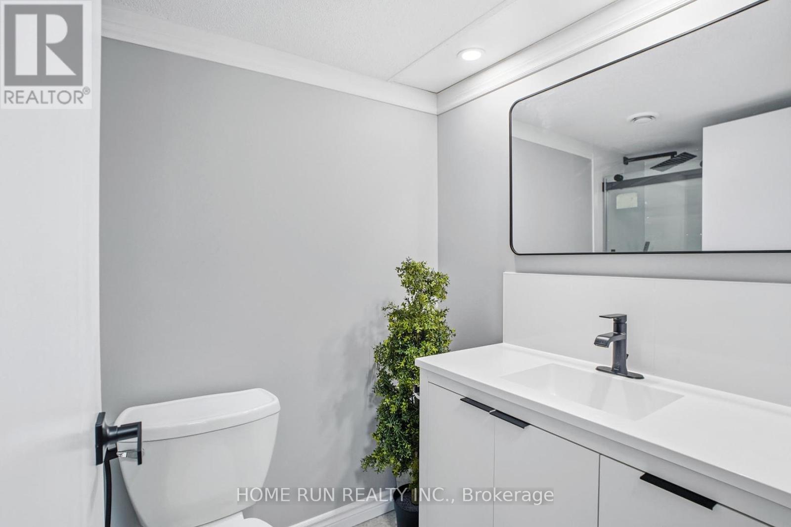 104 - 151 Bay Street, Ottawa, Ontario  K1R 7T2 - Photo 16 - X12569924