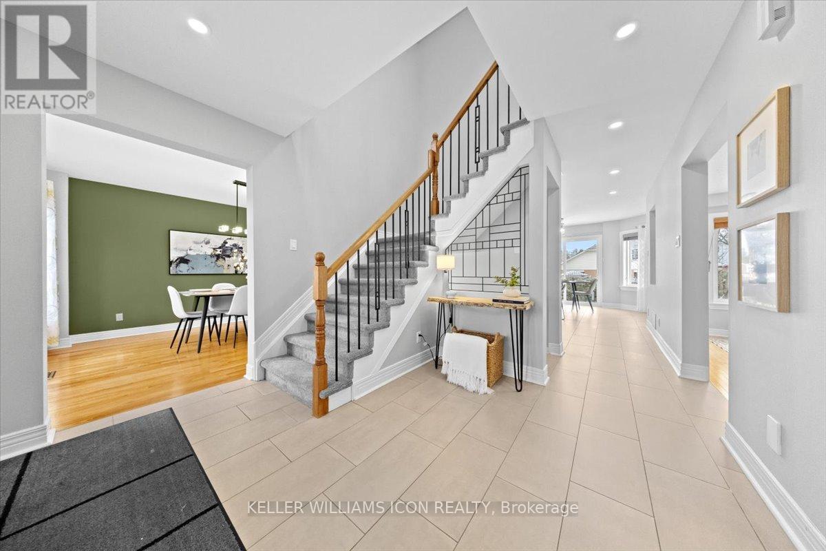 26 Tanner Crescent, Ottawa, Ontario  K2K 2M7 - Photo 3 - X12880534