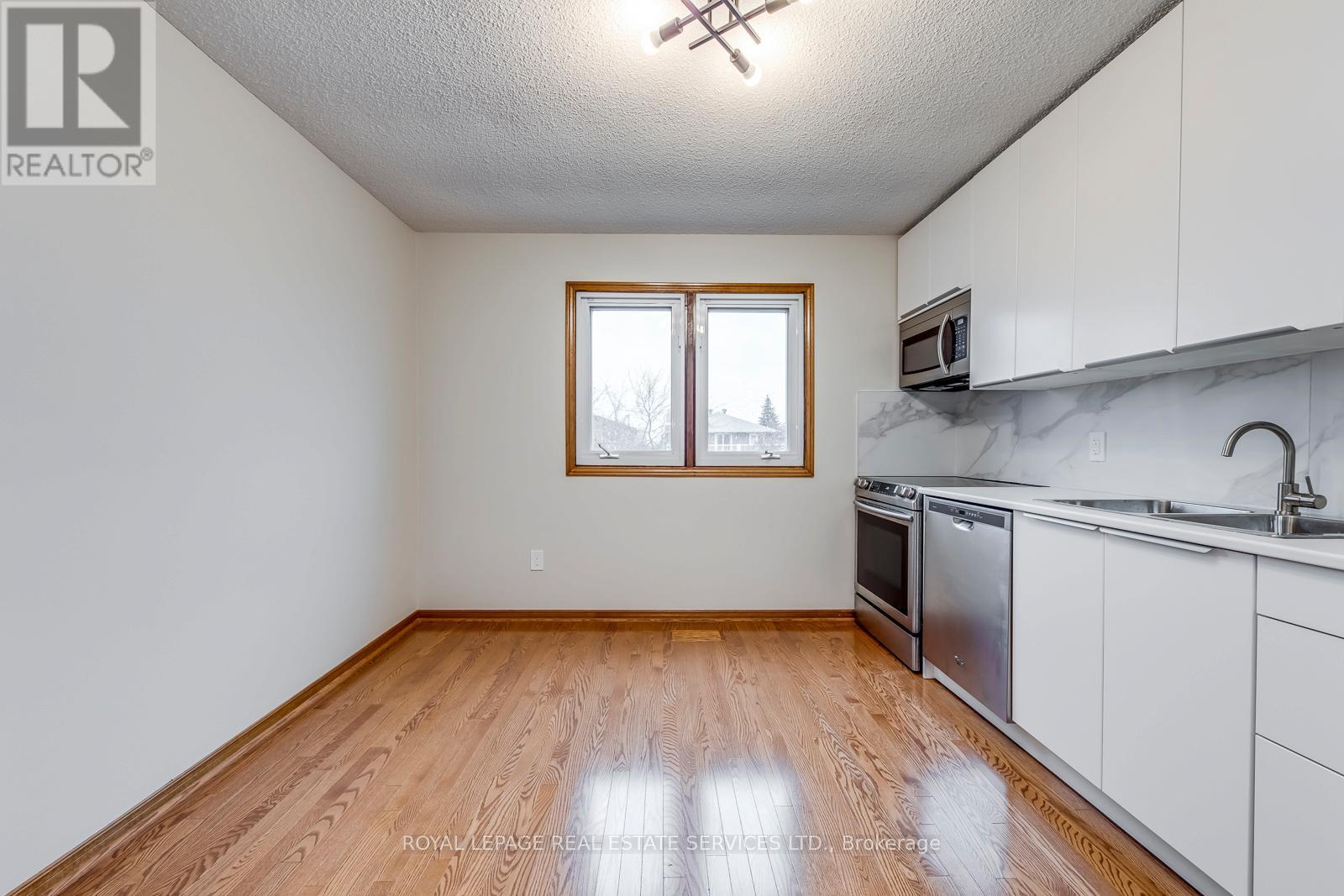 Room - 3158 Nawbrook Road, Mississauga, Ontario  L4X 2V5 - Photo 7 - W12881270
