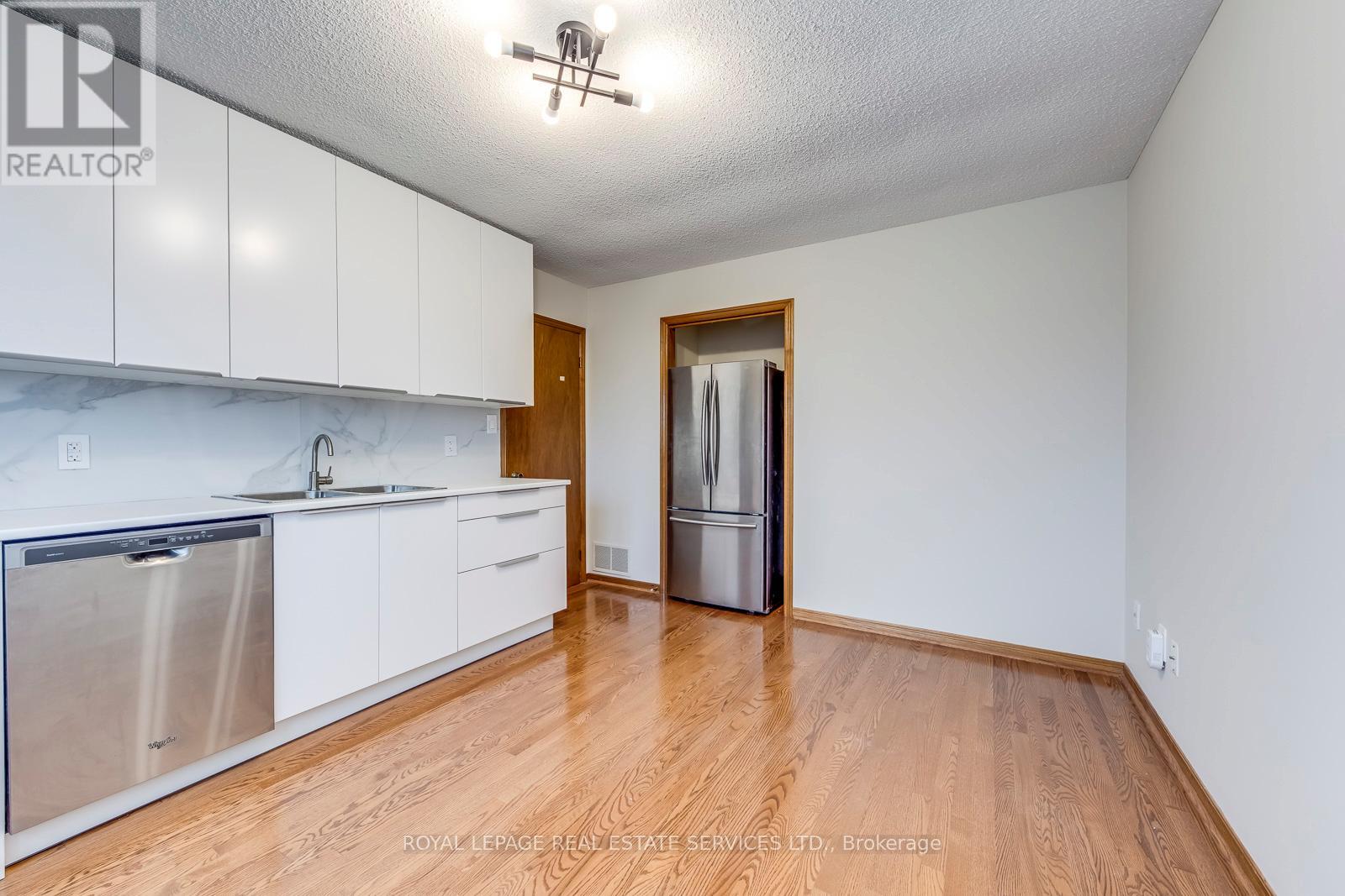 Room - 3158 Nawbrook Road, Mississauga, Ontario  L4X 2V5 - Photo 8 - W12881270
