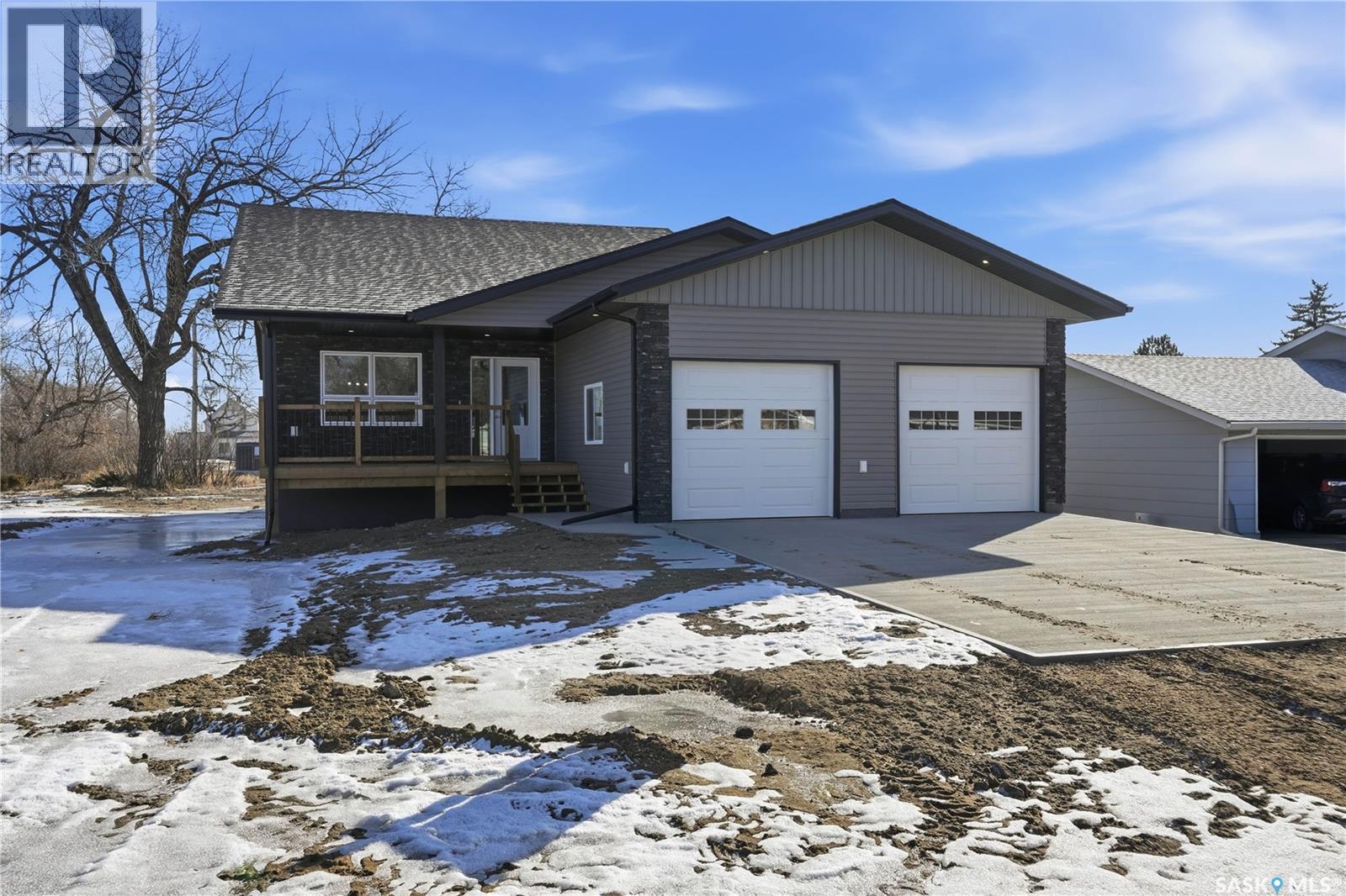 117 Khamis Street, Mortlach, Saskatchewan  S0H 3E0 - Photo 2 - SK030368