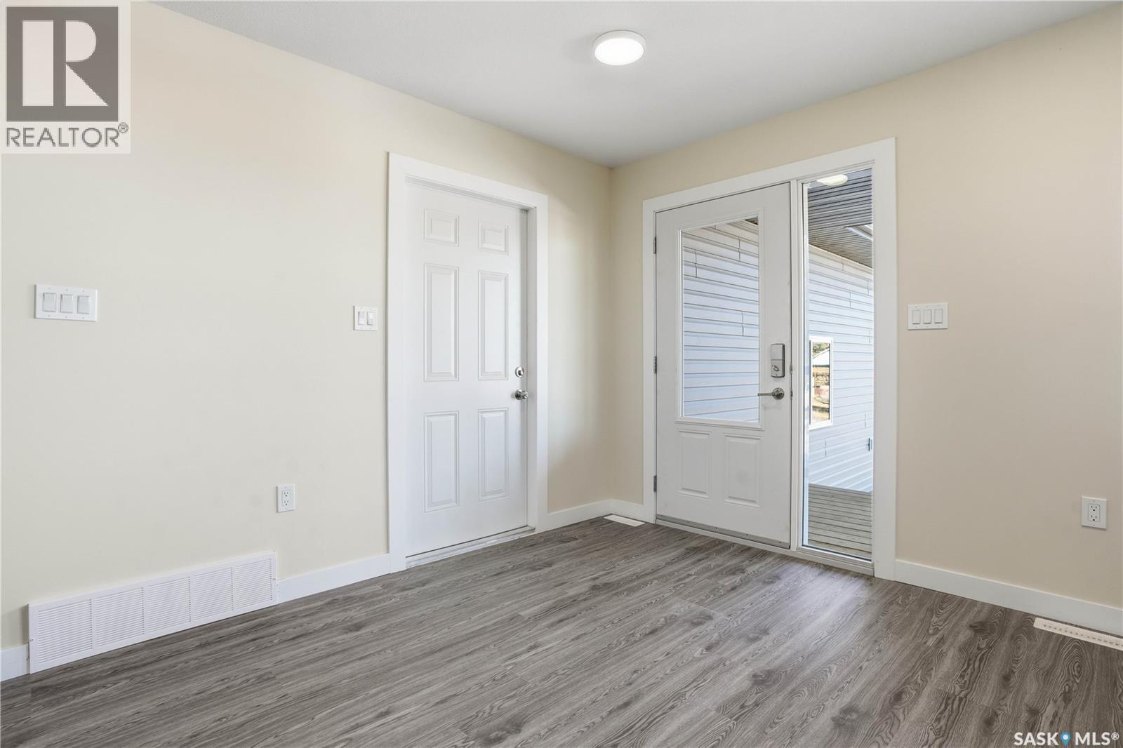 117 Khamis Street, Mortlach, Saskatchewan  S0H 3E0 - Photo 3 - SK030368