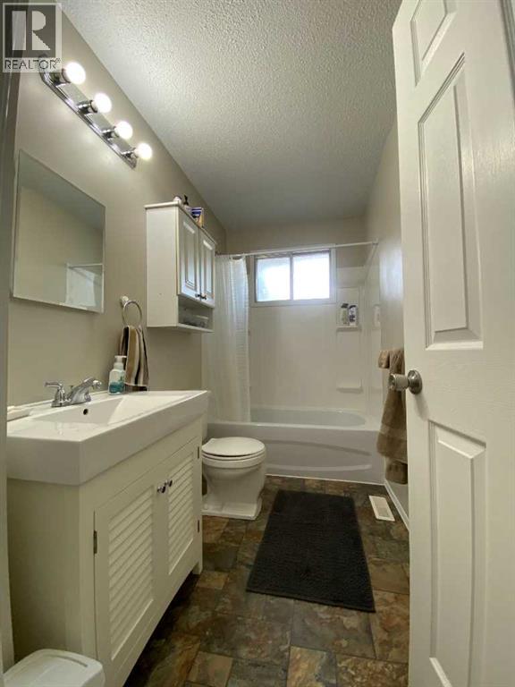 302 6 Avenue W, Bassano, Alberta  T0J 0B0 - Photo 10 - A2293217