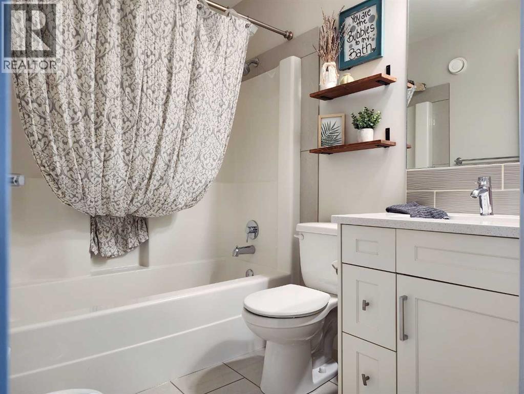 237 Crocus Terrace W, Lethbridge, Alberta  T1J 5B2 - Photo 22 - A2293293