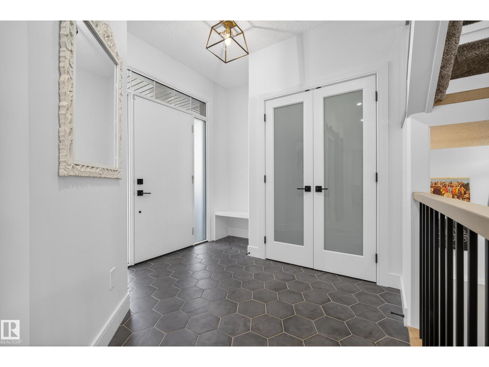 4470 Suzanna Cr Sw, Edmonton, Alberta  T6X 0Y5 - Photo 3 - E4477397