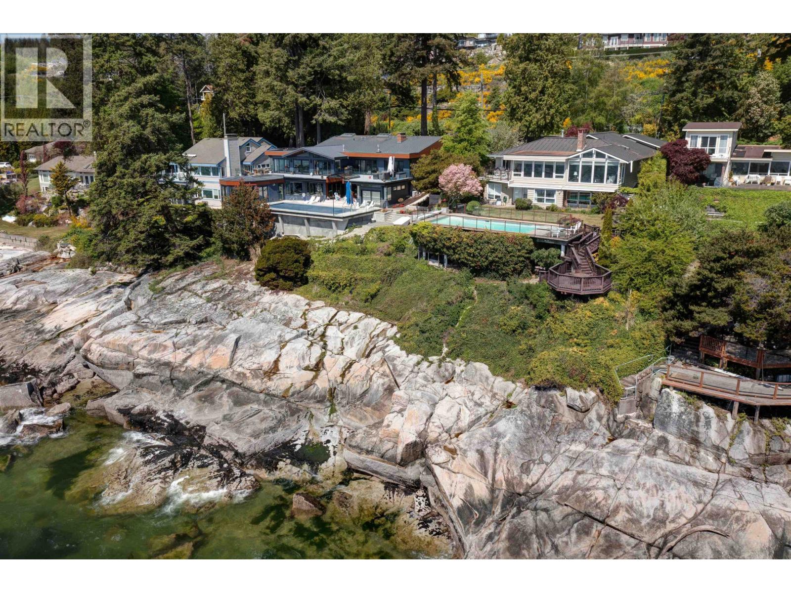 5951 Sunshine Coast Highway, Sechelt, British Columbia  V0N 3A7 - Photo 3 - R3099515