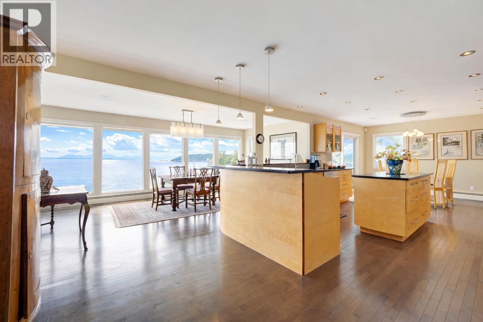 5951 Sunshine Coast Highway, Sechelt, British Columbia  V0N 3A7 - Photo 14 - R3099515