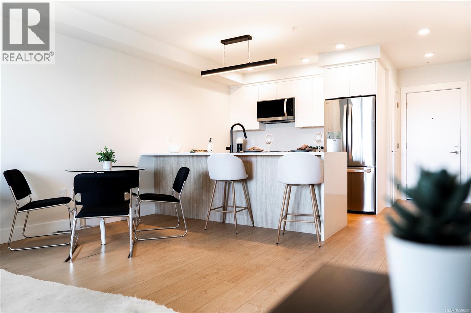 304 45 Haliburton St, Nanaimo, British Columbia  V9R 4V6 - Photo 10 - 1028820