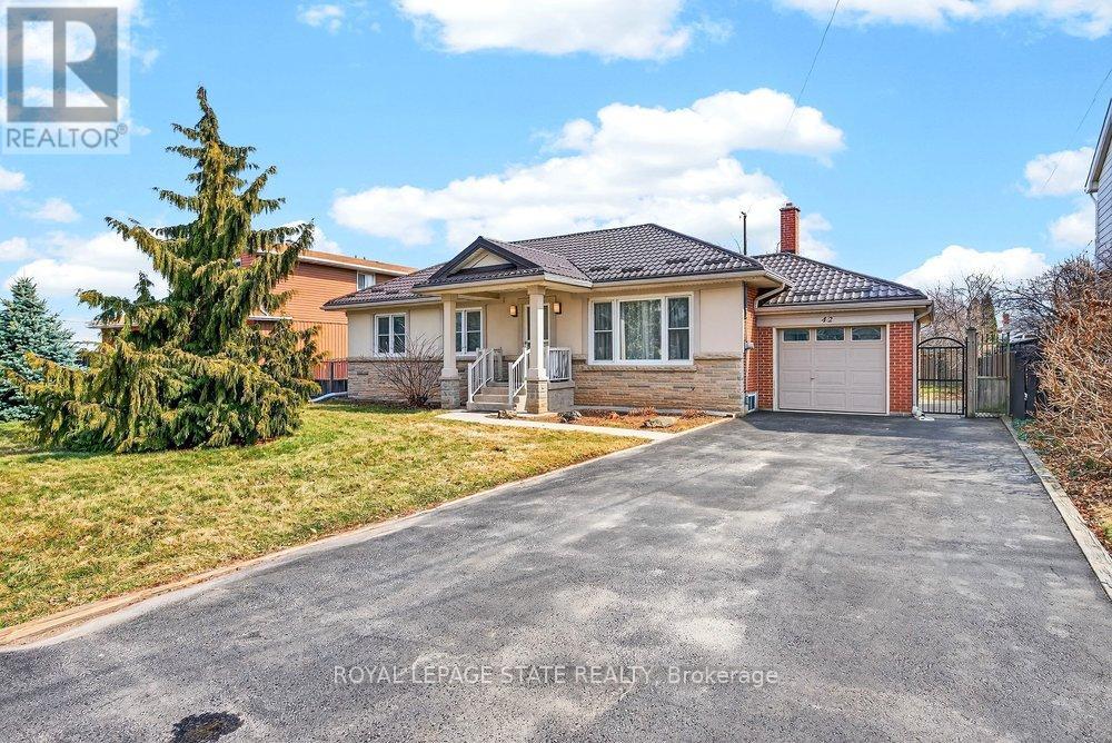 42 EVERGREEN AVENUE, Hamilton, Ontario