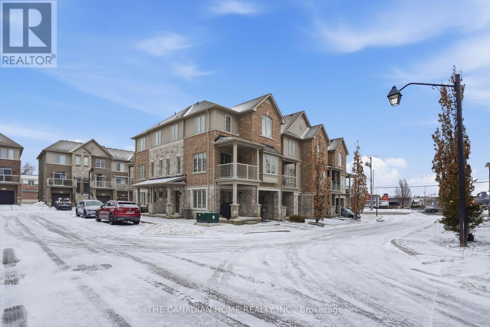 33 - 257 Parkside Drive, Hamilton, Ontario  L8B 0W5 - Photo 2 - X12881278