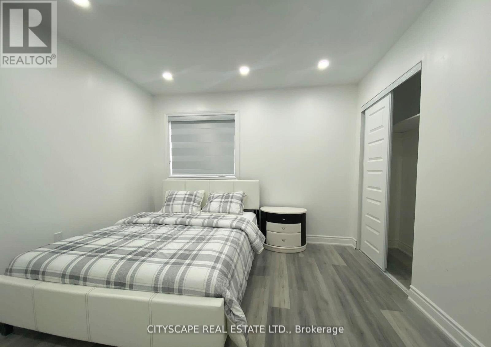 48 Seabreeze Crescent, Hamilton, Ontario  L8E 5C8 - Photo 10 - X12881340