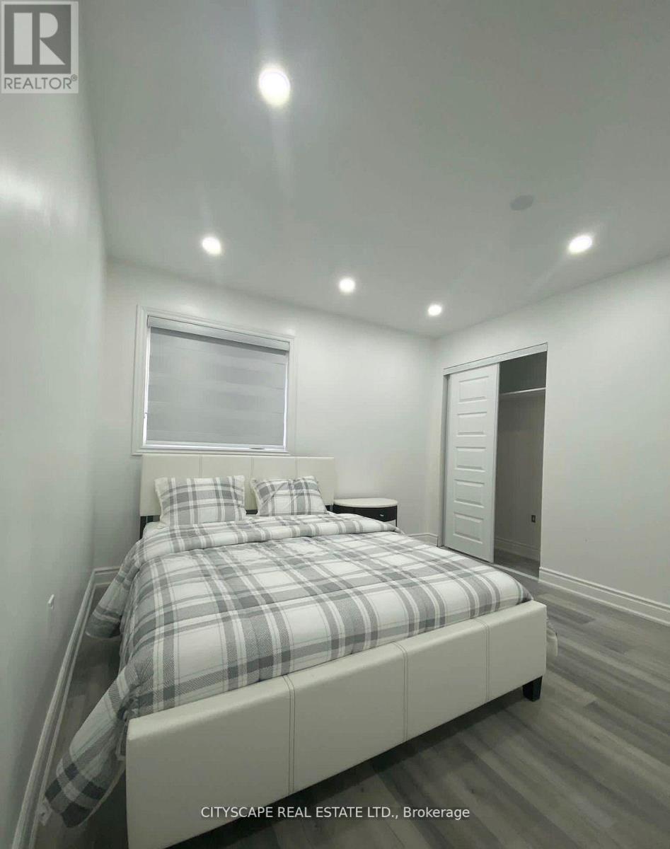 48 Seabreeze Crescent, Hamilton, Ontario  L8E 5C8 - Photo 11 - X12881340