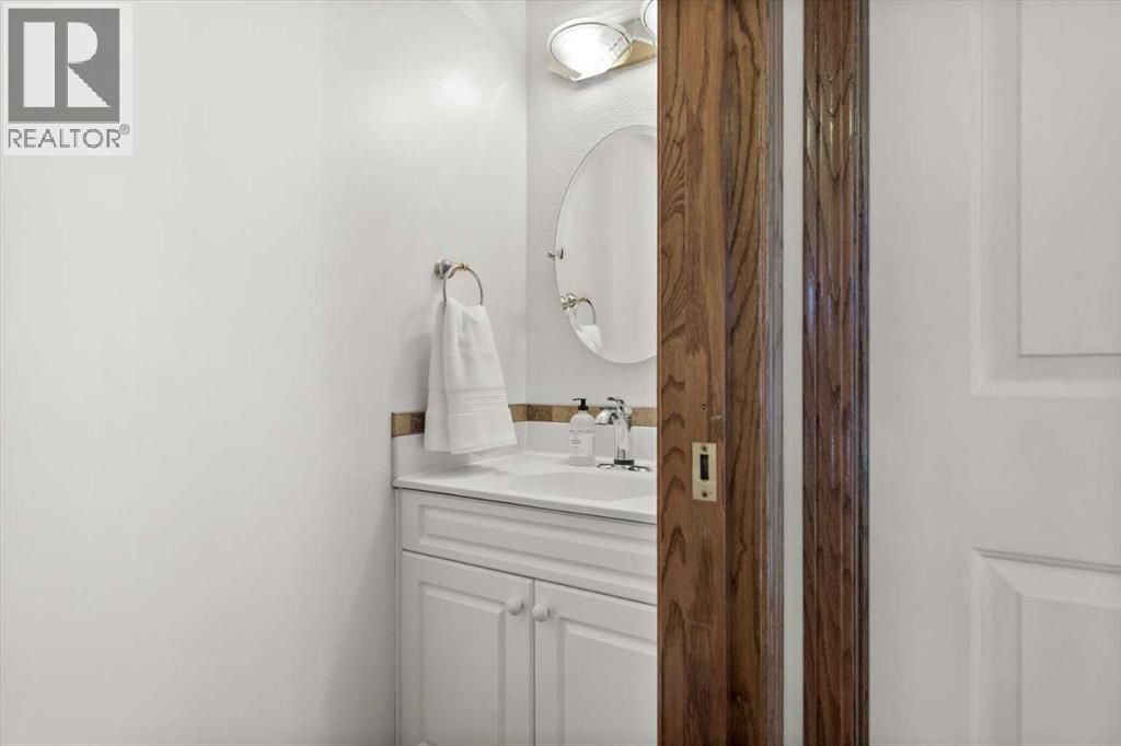 31 River Rock Manor Se, Calgary, Alberta  T2C 4J3 - Photo 17 - A2291507