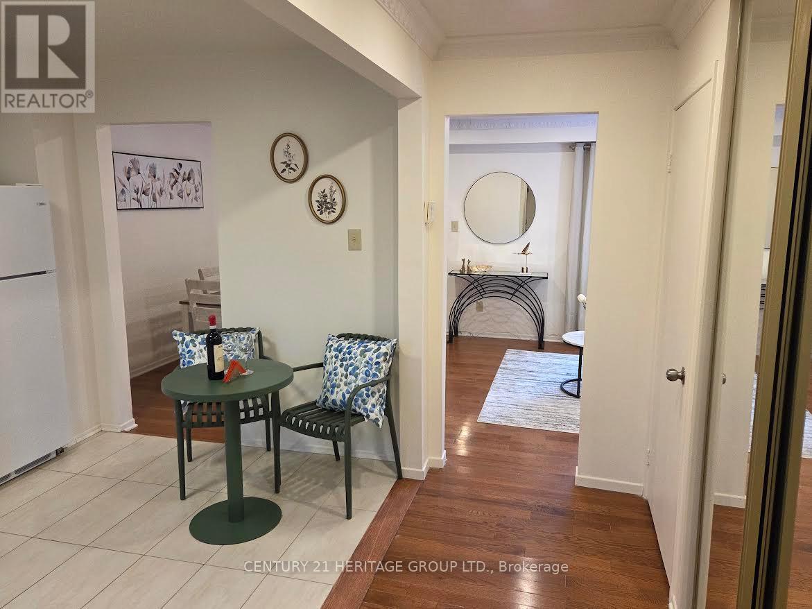 38 Gray Crescent, Richmond Hill, Ontario  L4C 5V5 - Photo 8 - N12879890