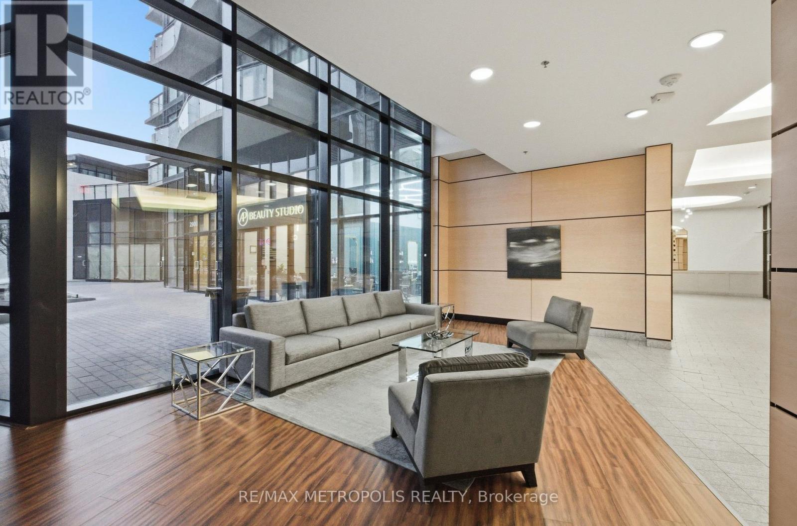 704 - 2900 Highway No. 7, Vaughan, Ontario  L4K 0G3 - Photo 4 - N12881016