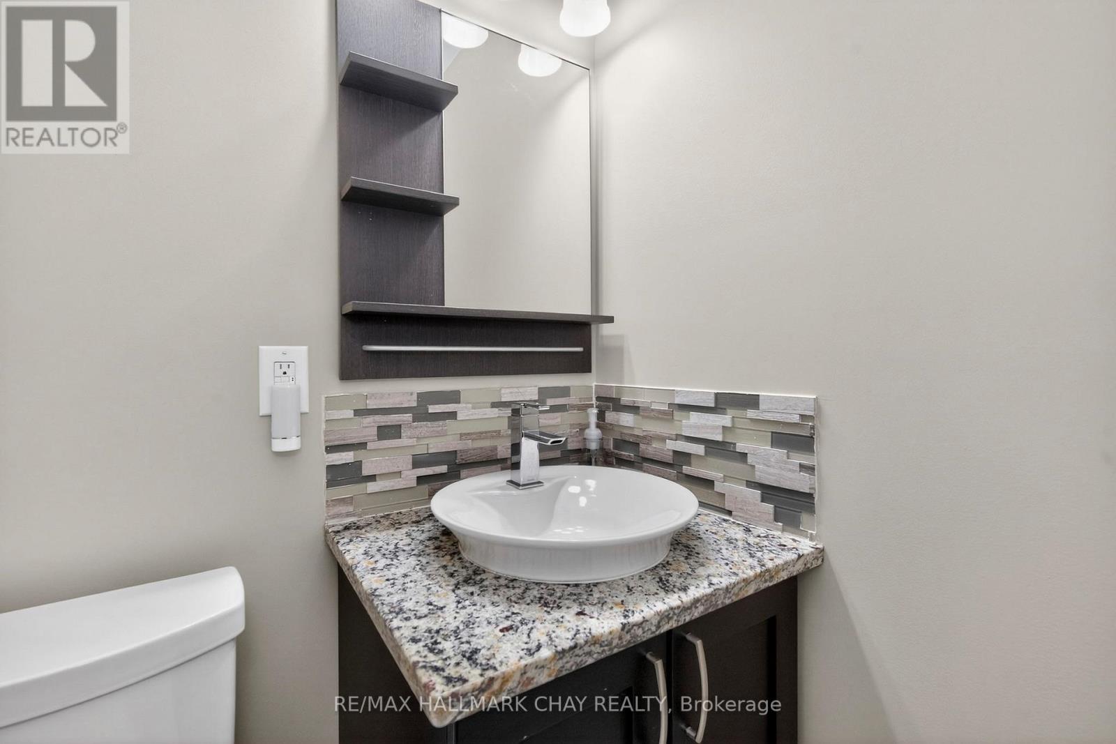 16 Highland Drive, Oro-Medonte, Ontario  L0L 2L0 - Photo 22 - S12870236