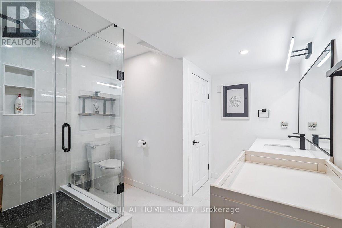 2090 Stonehouse Crescent, Mississauga, Ontario  L5H 3J1 - Photo 35 - W12874118