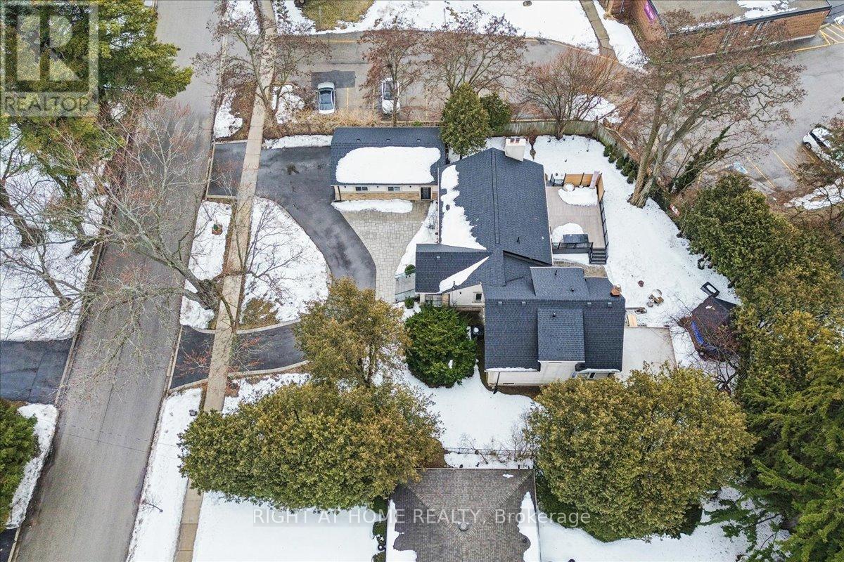 2090 Stonehouse Crescent, Mississauga, Ontario  L5H 3J1 - Photo 39 - W12874118