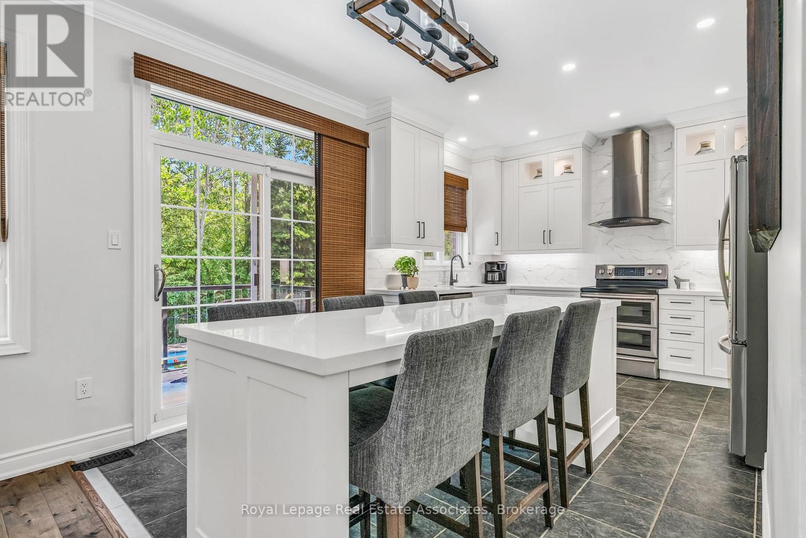 273 Duskywing Way, Oakville, Ontario  L6L 6X5 - Photo 13 - W12878230