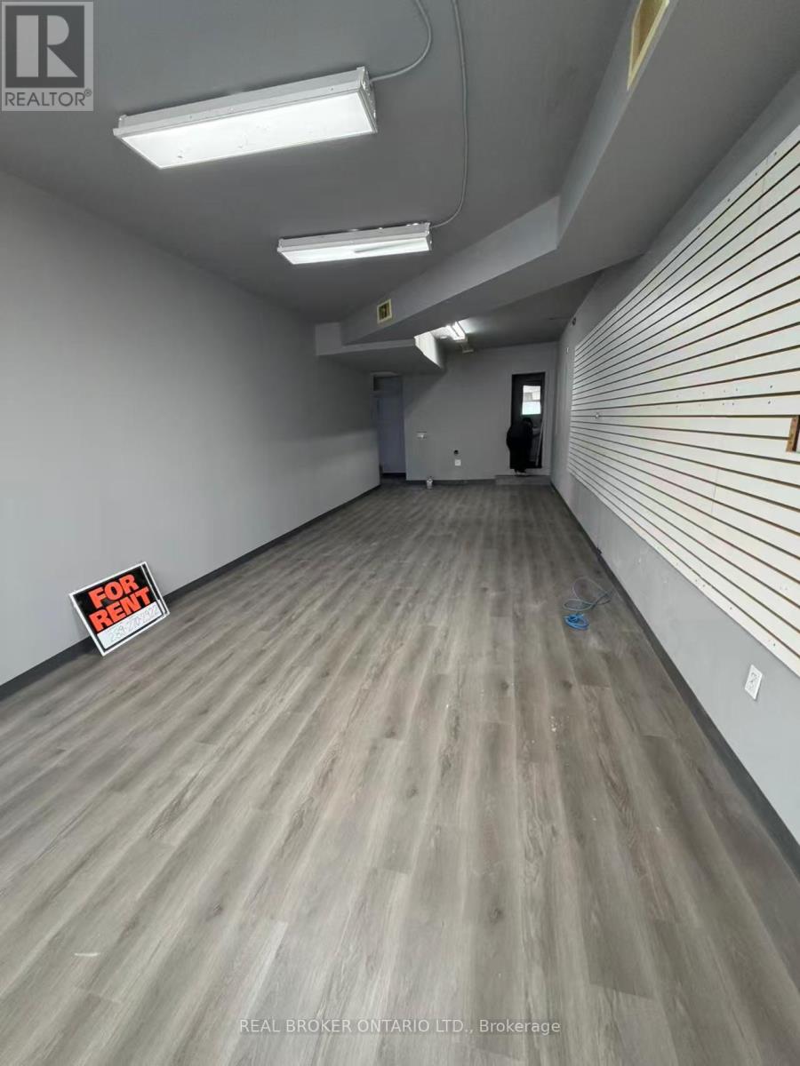 8 Caithness Street E, Haldimand, Ontario  N3W 1B7 - Photo 4 - X12880298