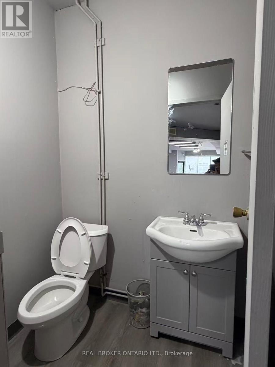 8 Caithness Street E, Haldimand, Ontario  N3W 1B7 - Photo 5 - X12880298