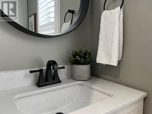 19 Southway Drive, Clarington, Ontario  L1C 1C4 - Photo 8 - E12881030