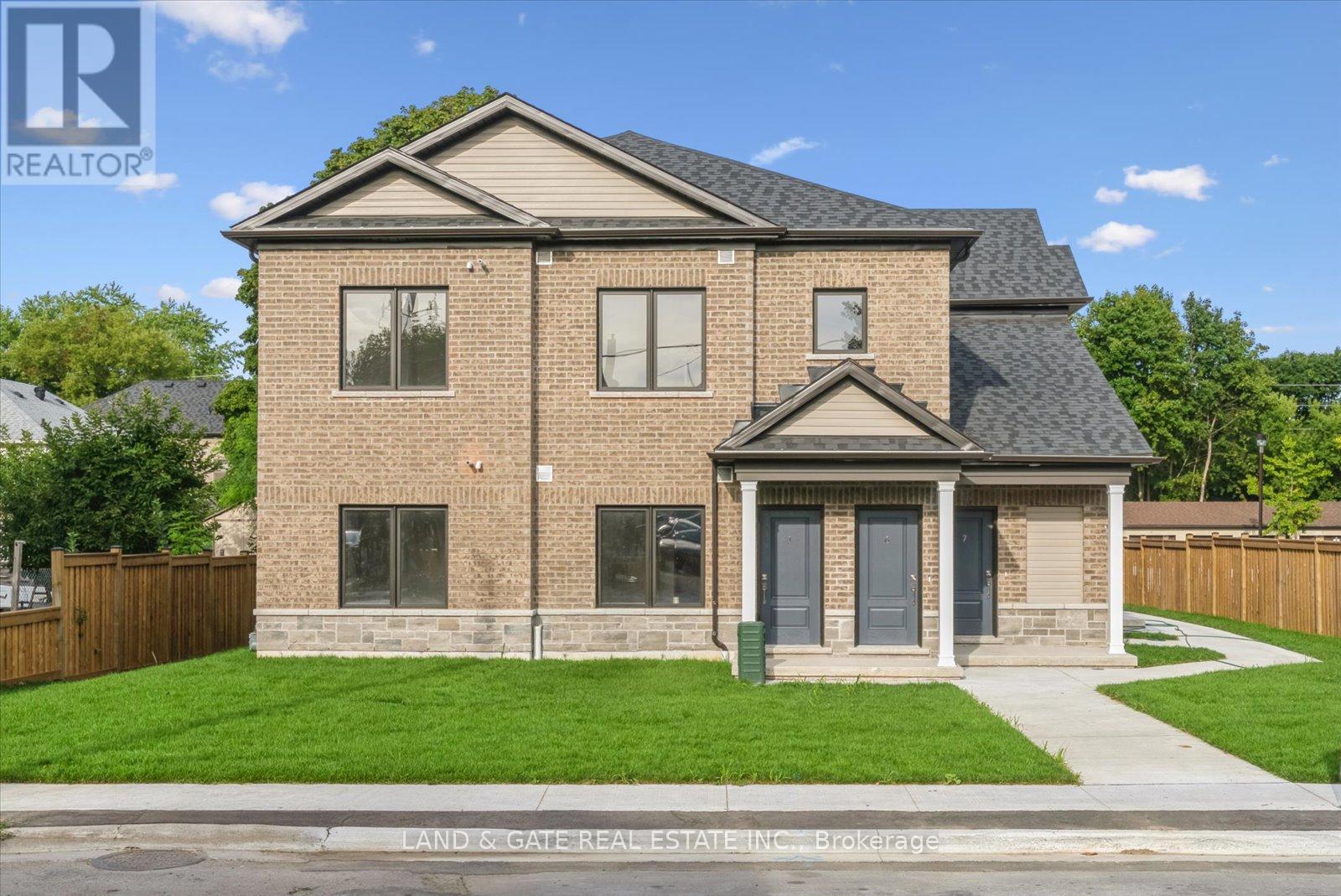 4 - 223 Albert Street, Oshawa (Central), Ontario  L1H 4R6 - Photo 3 - E12881530