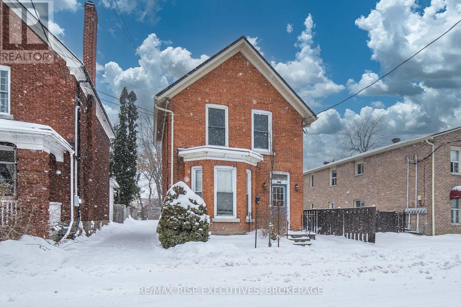 480 Victoria Street, Kingston (Central City East), Ontario  K7L 3Z7 - Photo 3 - X12881512