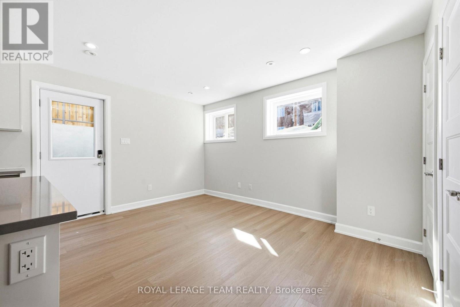 B - 7 Gwynne Avenue, Ottawa, Ontario  K1Y 1X1 - Photo 12 - X12881552