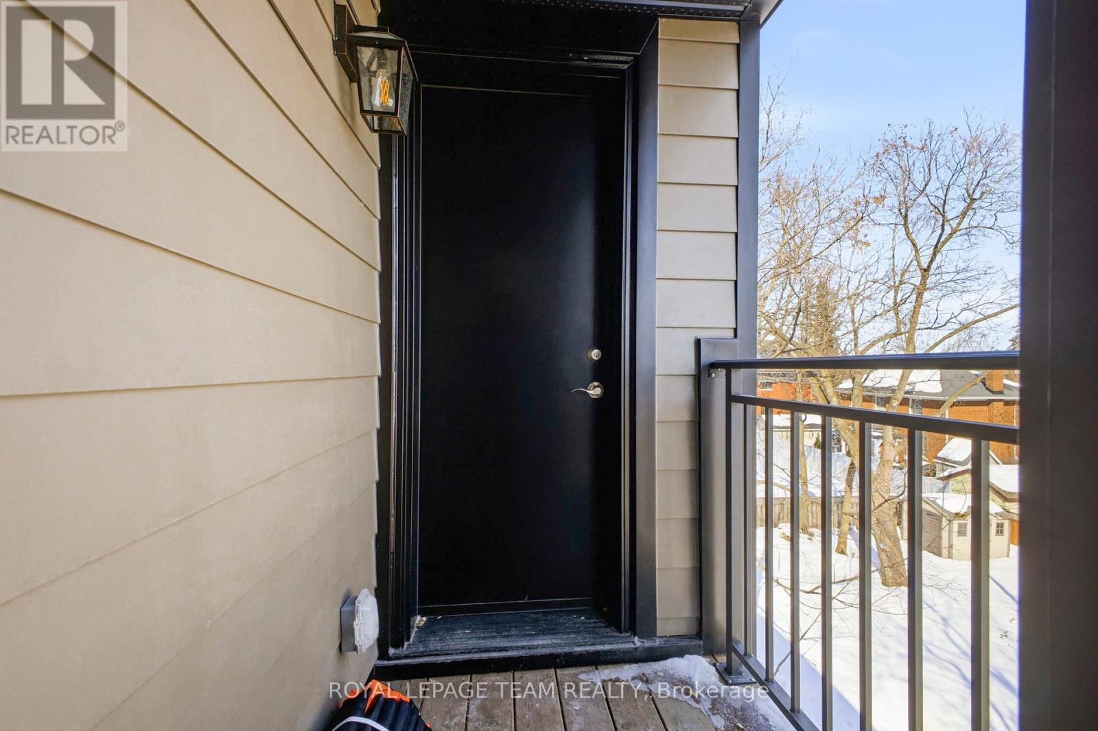 B - 7 Gwynne Avenue, Ottawa, Ontario  K1Y 1X1 - Photo 2 - X12881552