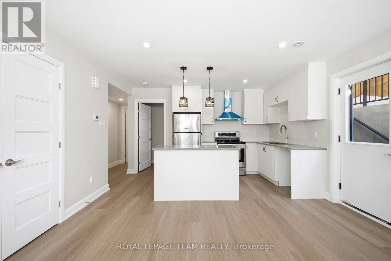 B - 7 Gwynne Avenue, Ottawa, Ontario  K1Y 1X1 - Photo 6 - X12881552