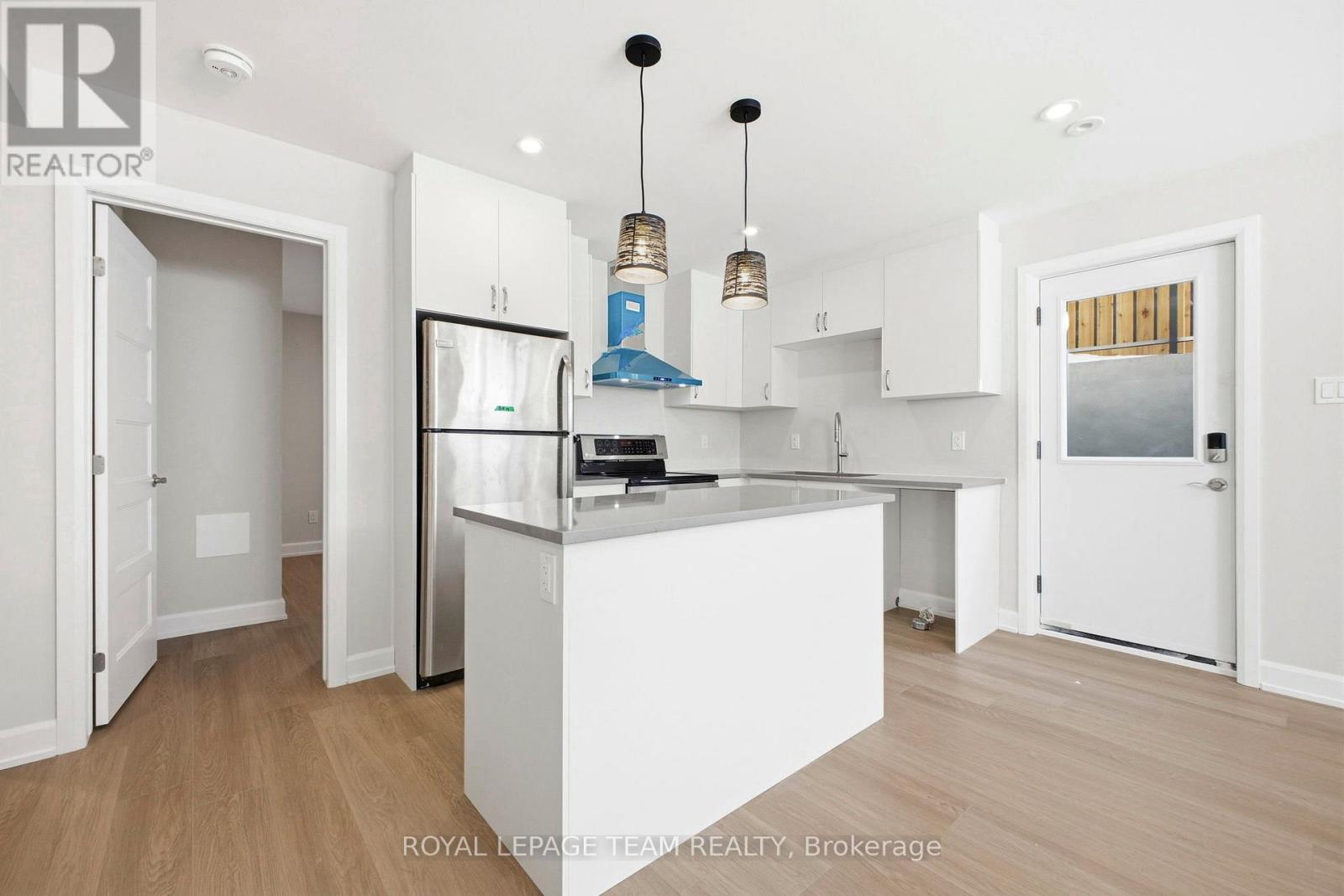 B - 7 Gwynne Avenue, Ottawa, Ontario  K1Y 1X1 - Photo 8 - X12881552