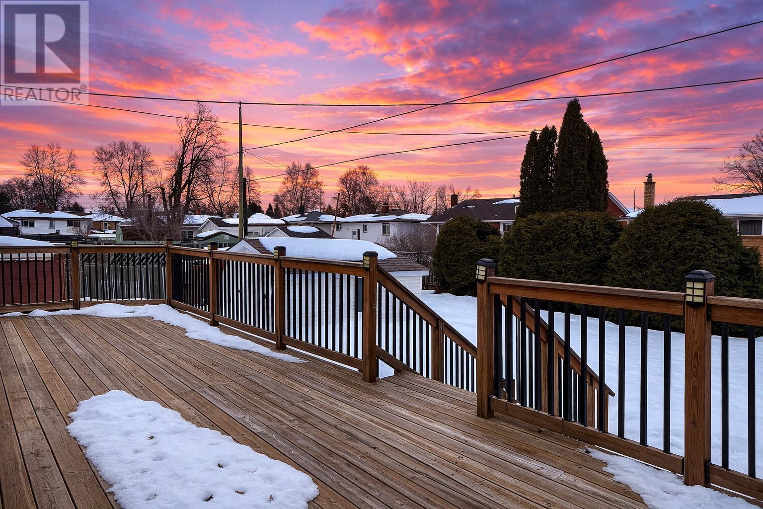 221 Cedar Ave, Thunder Bay, Ontario  P7B 4V4 - Photo 3 - TB2600411