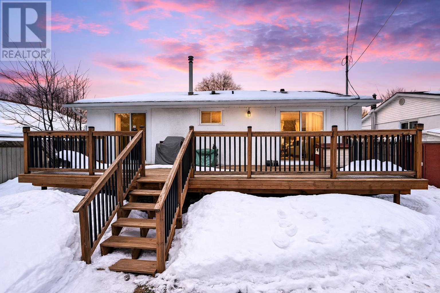 221 Cedar Ave, Thunder Bay, Ontario  P7B 4V4 - Photo 2 - TB2600411