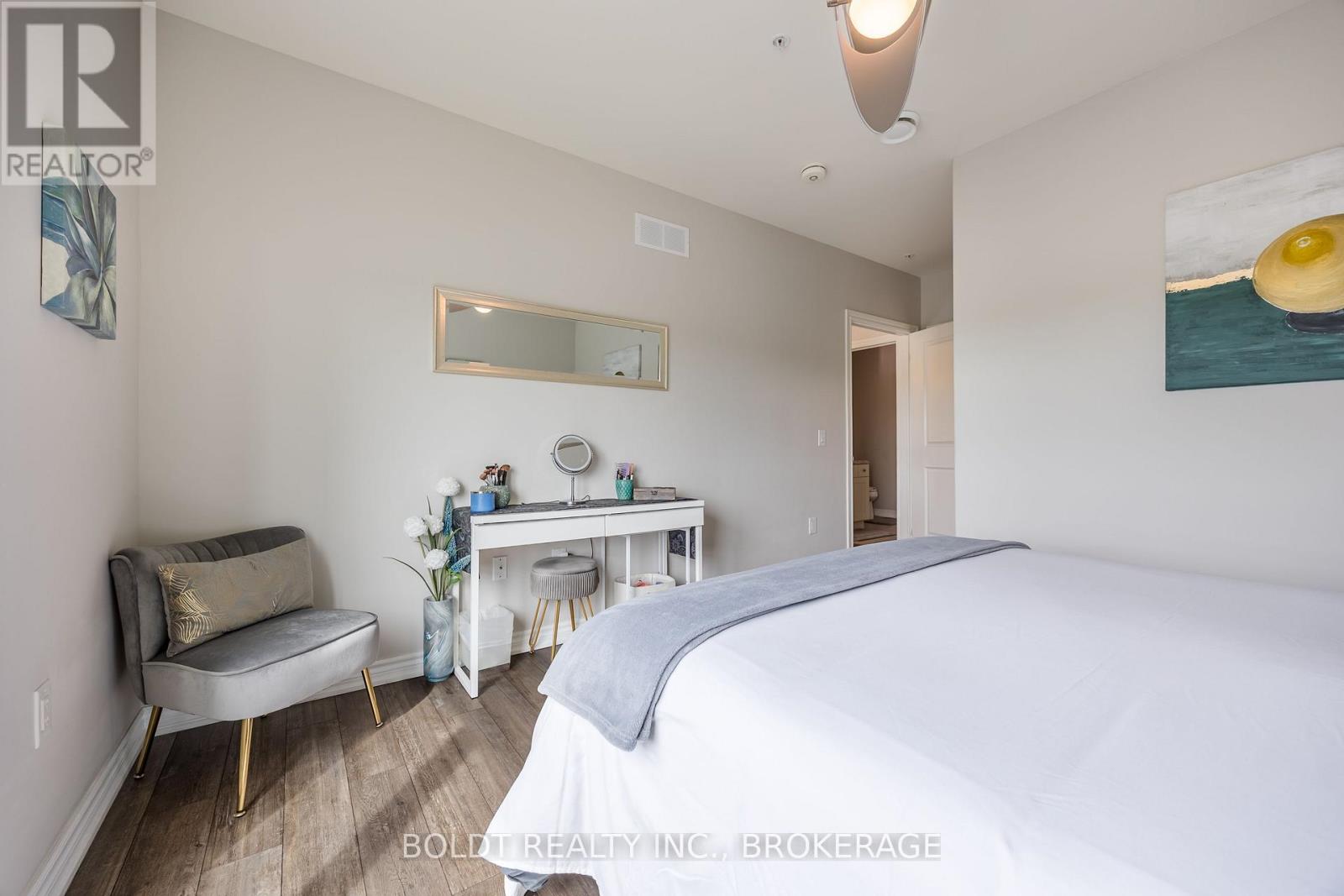 507 - 16 Wood Street, St. Catharines, Ontario  L2N 2A9 - Photo 20 - X12881456