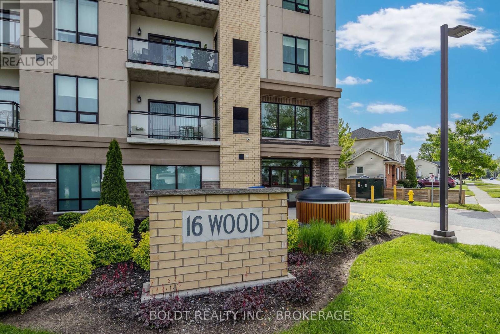 507 - 16 Wood Street, St. Catharines, Ontario  L2N 2A9 - Photo 3 - X12881456