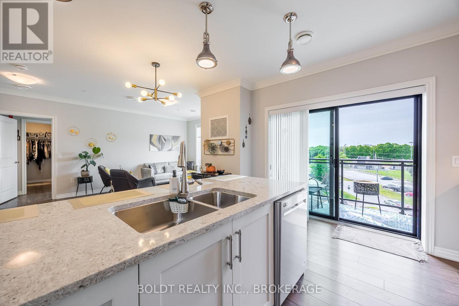 507 - 16 Wood Street, St. Catharines, Ontario  L2N 2A9 - Photo 9 - X12881456