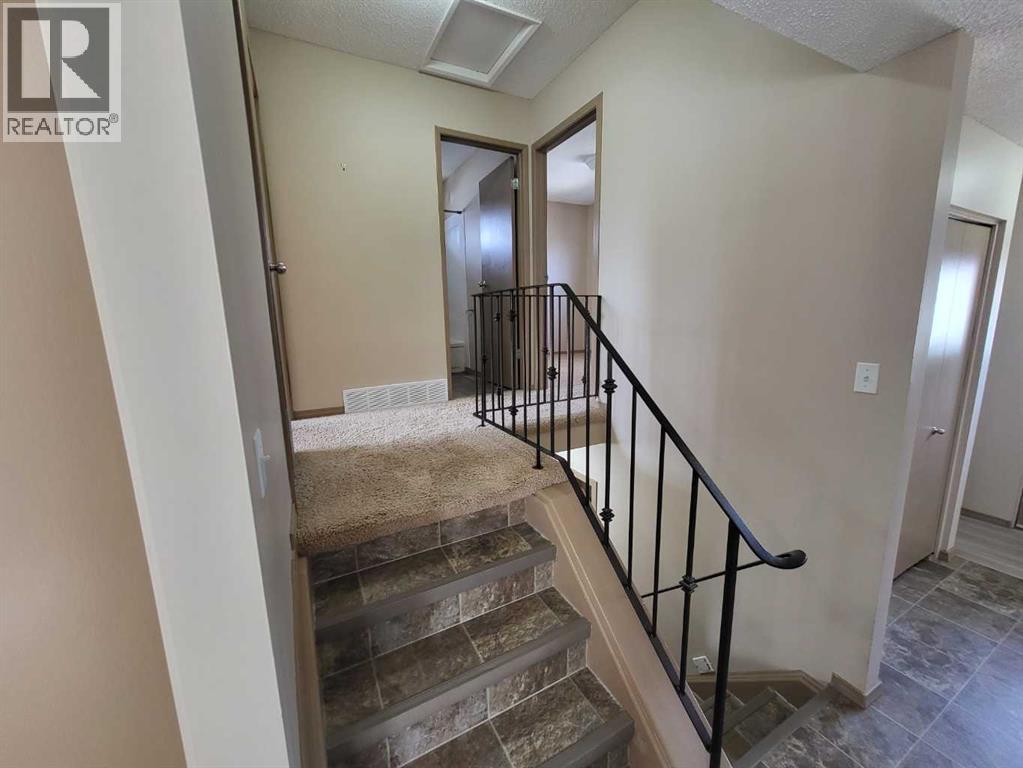 2161 Palm Road S, Lethbridge, Alberta  T1K 3N9 - Photo 5 - A2291657