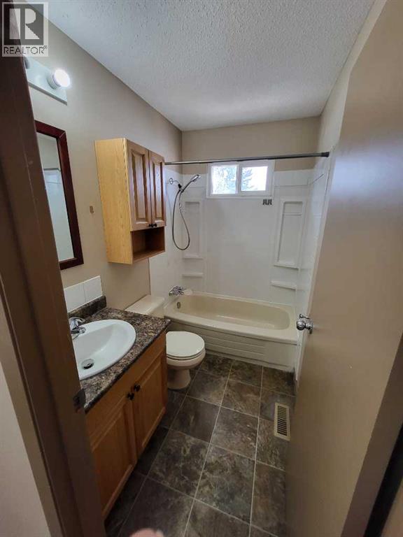 2161 Palm Road S, Lethbridge, Alberta  T1K 3N9 - Photo 8 - A2291657