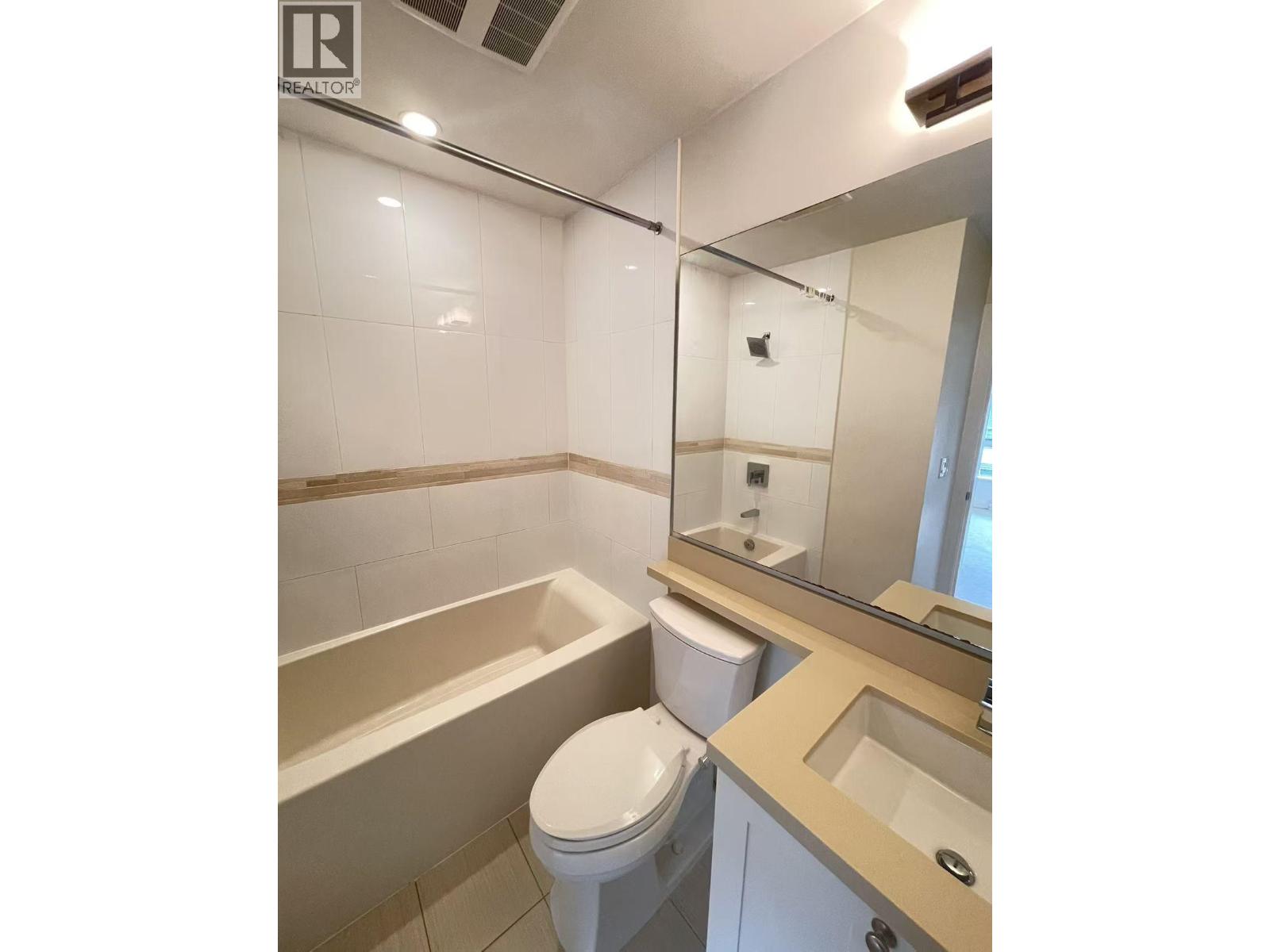 3211 Noel Drive, Burnaby, British Columbia  V3J 0G8 - Photo 14 - R3099158