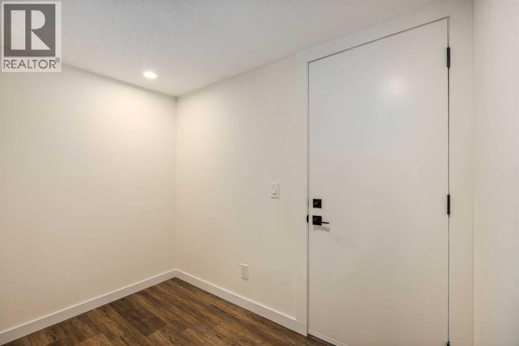 131 Stratton Crescent Sw, Calgary, Alberta  T3H 1T7 - Photo 18 - A2293052