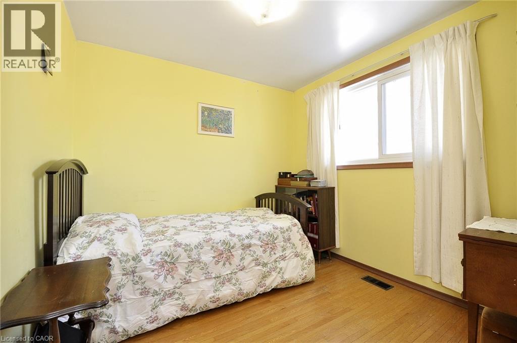 104 Milford Avenue, Waterloo, Ontario  N2L 3Z3 - Photo 18 - 40812157