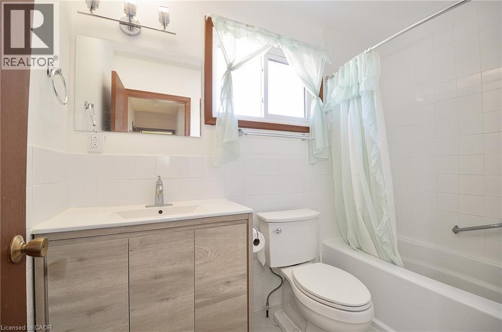 104 Milford Avenue, Waterloo, Ontario  N2L 3Z3 - Photo 19 - 40812157
