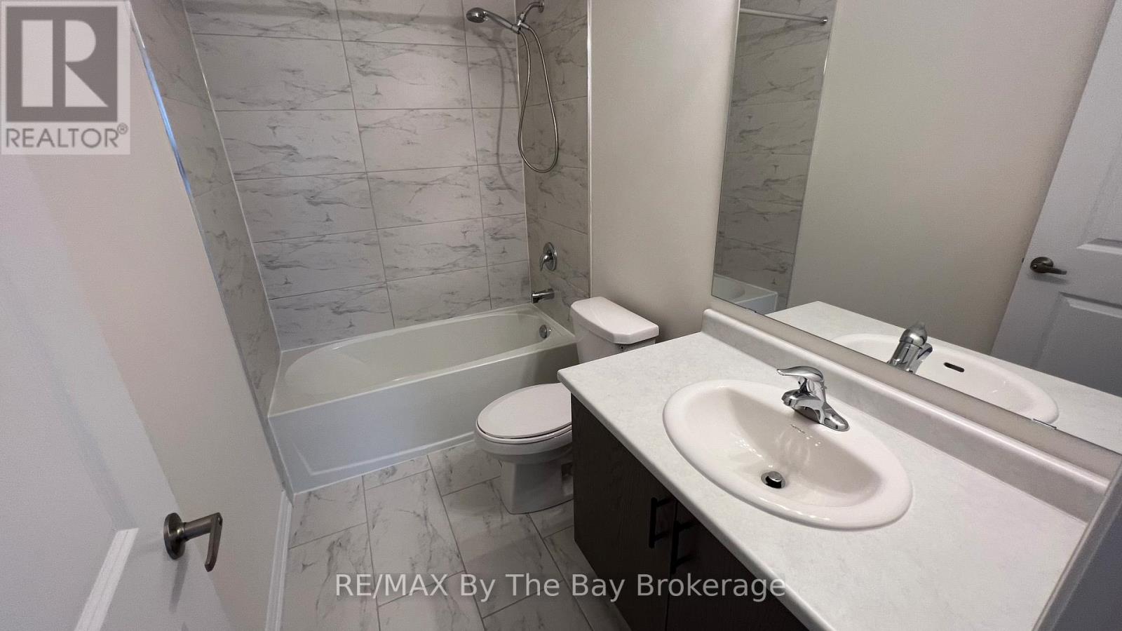 7 Rosanne Circle, Wasaga Beach, Ontario  L9Z 0N5 - Photo 14 - S12881516