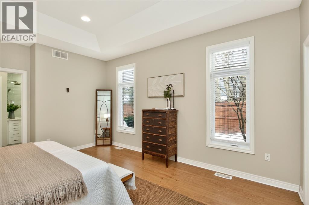 2016 Thelma Avenue, Sarnia, Ontario  N0N 1C0 - Photo 18 - 26005151