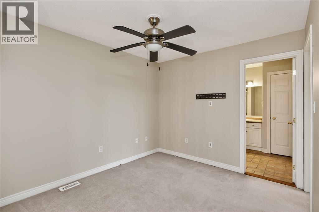 2016 Thelma Avenue, Sarnia, Ontario  N0N 1C0 - Photo 25 - 26005151